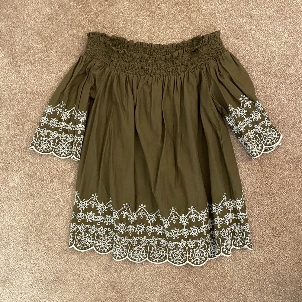 Abercrombie & Fitch Off the Shoulder Top